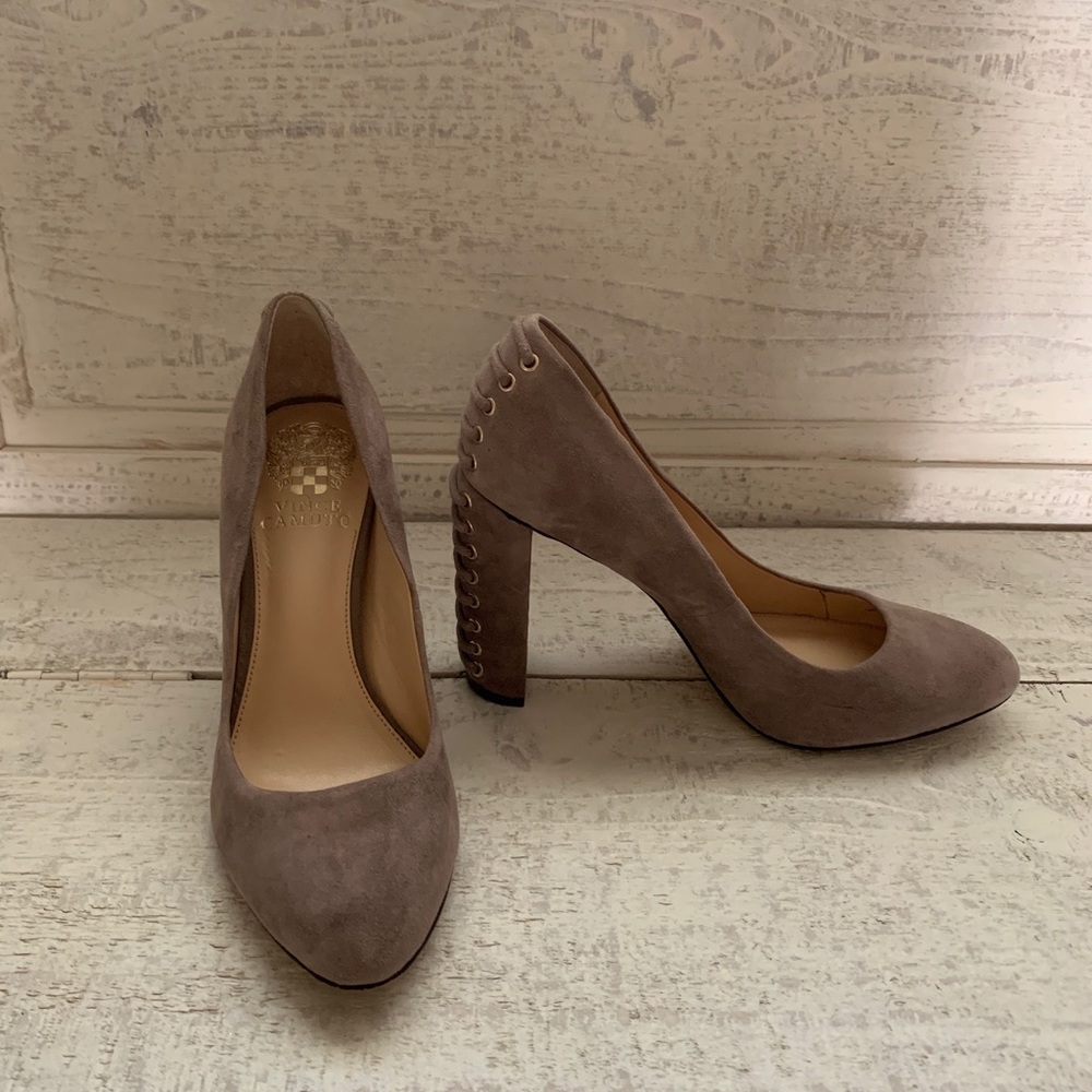 Vince Camuto taupe / beige high heels / heeled shoes size 7.5. Worn once.